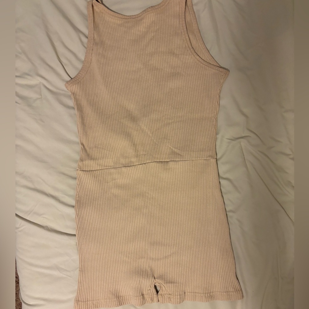 Backless Ribbed Jumpsuit - Picture 2 of 4